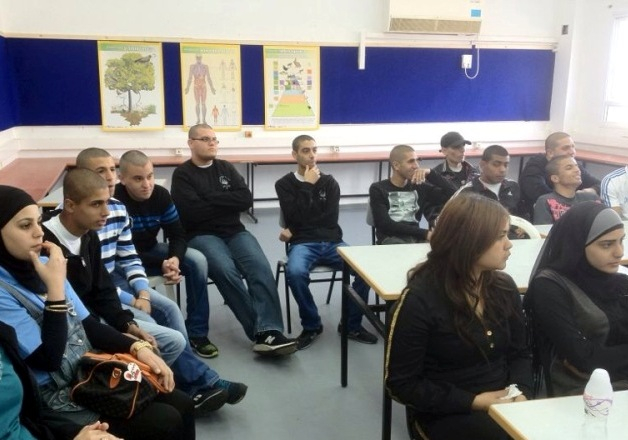  يافا: المدرسة الثانوية الشاملة تستضيف مندوبي كلية هناسي التكنولوجية 